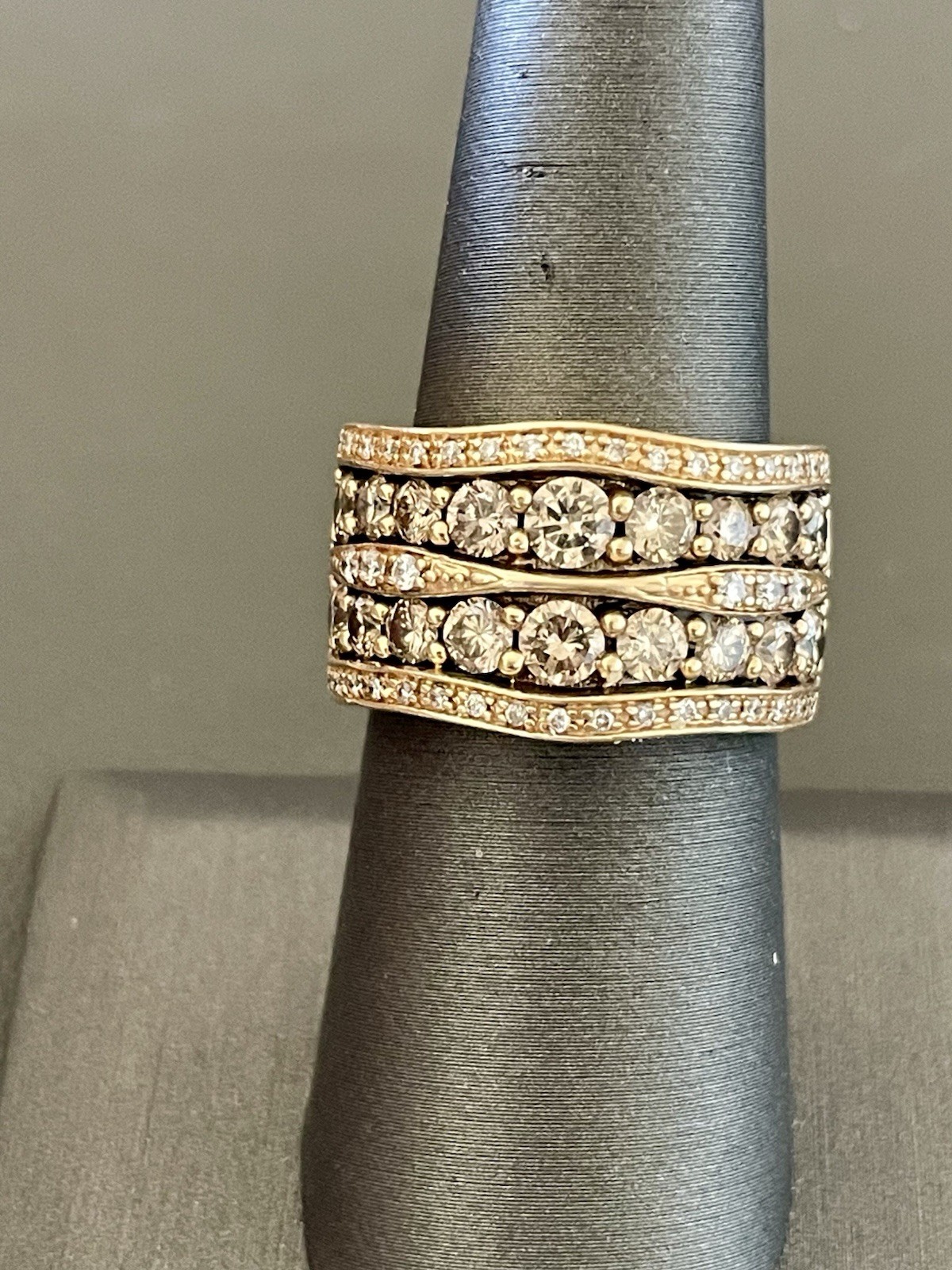 14K Yellow Gold 2.00CTW Champagne and White Diamond Ring. Size 7 (S45)
