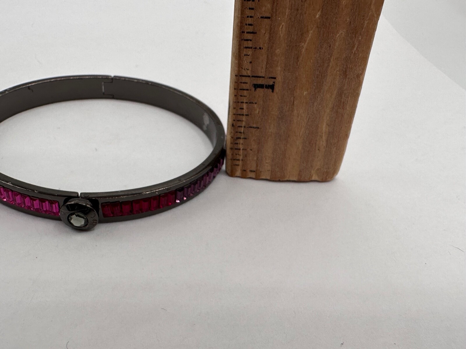 ESTATE GUNMETAL PINK GARNET CRYSTAL HENRI BENDEL SIGNED BANGLE BRACELET
