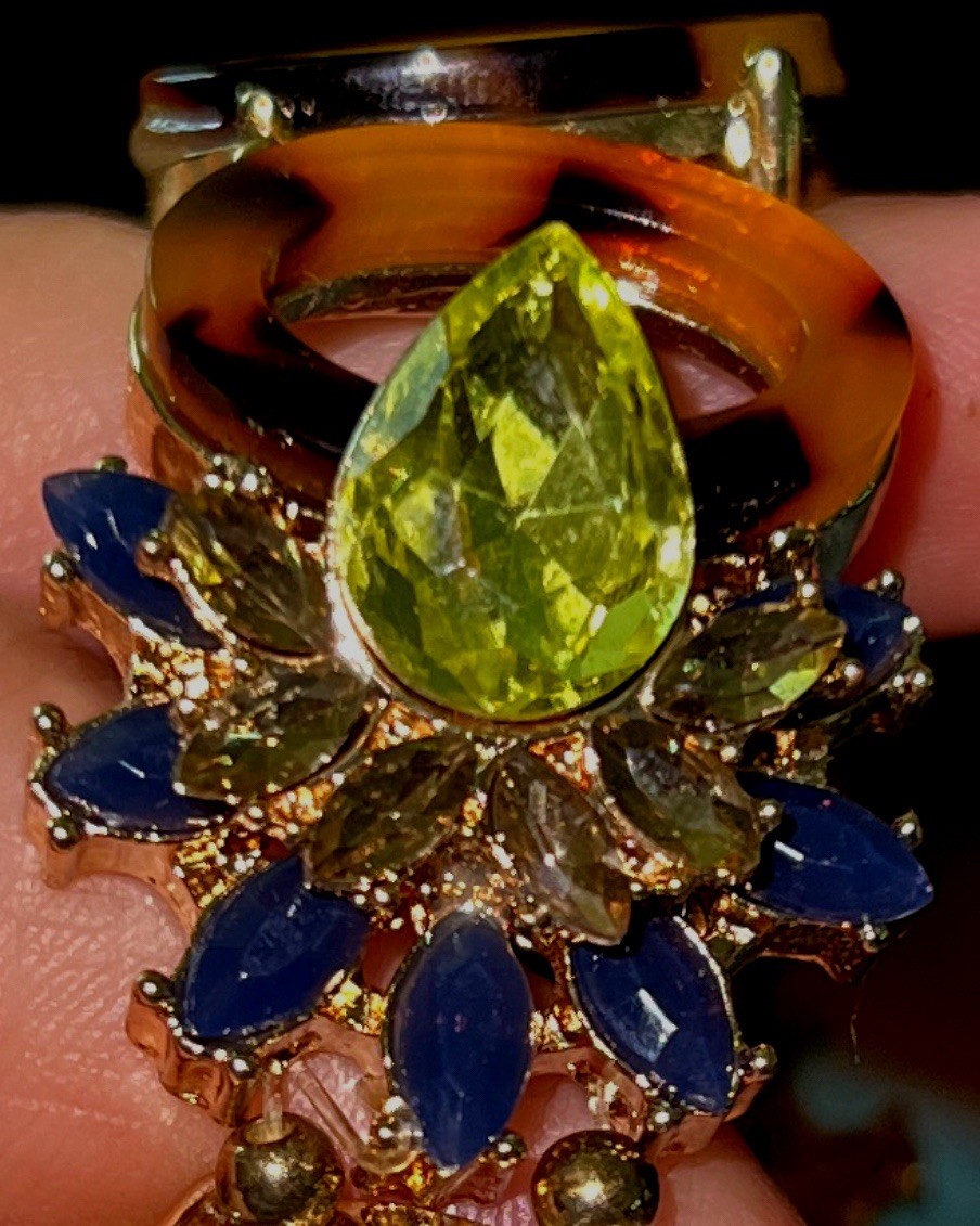 Vintage Oval Tortoise Shell Peridot Green Crystal & Blue Stretch Band Bracelet