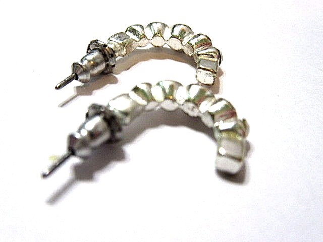 PETITE RHINESTONE HALF HOOP SPARKLY PIERCED EARRINGS VINTAGE 1980’S FANCY