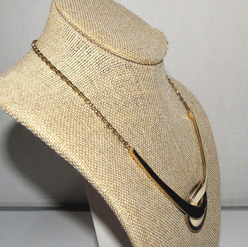 Vintage Monet Choker V Swirl Necklace Enamel Blue White Gold Tone Sister Clasp
