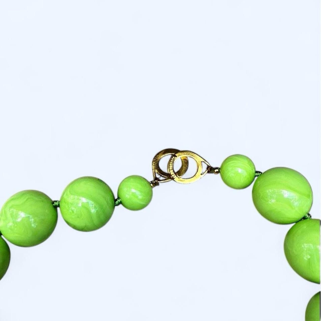 LES BERNARD Choker Chunky Lime Green Lucite Bead Gilded Heavy Turn-Lock Clasp
