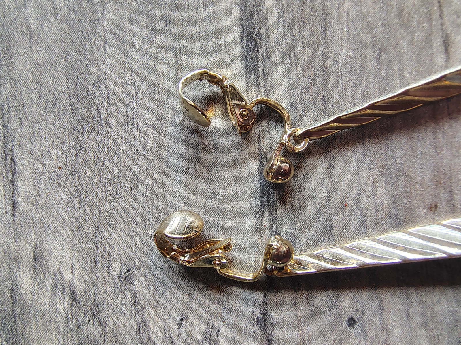 Vtg Long Dangle Clip On Bar Earrings Casual Business Dressing Up Going Out