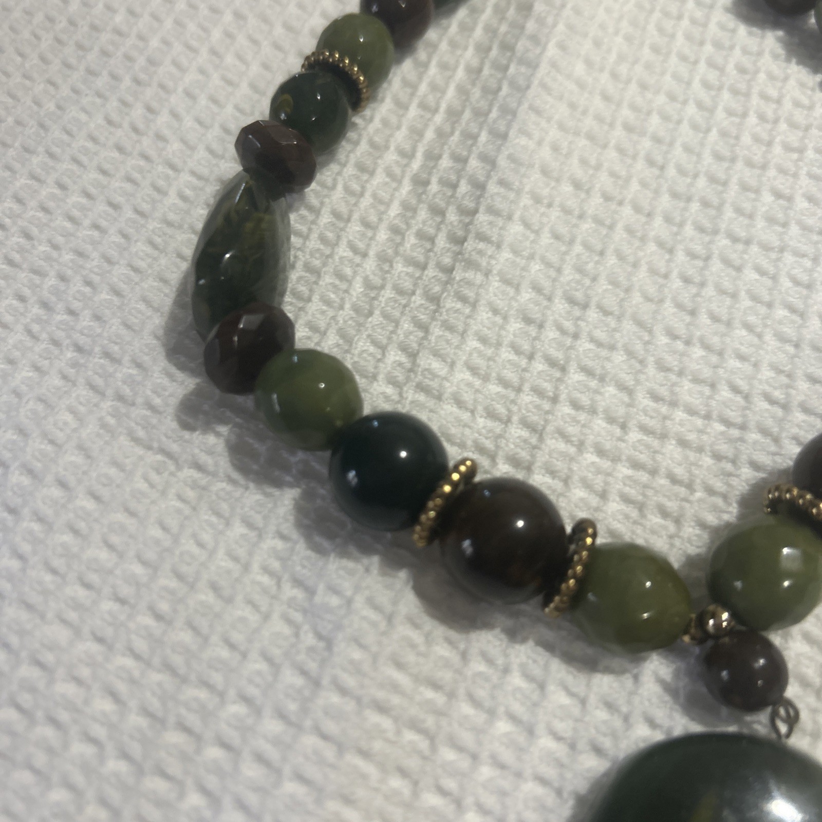 Green And Brown VTG Necklace With Large Green Pendant Lobster Claw Clasp