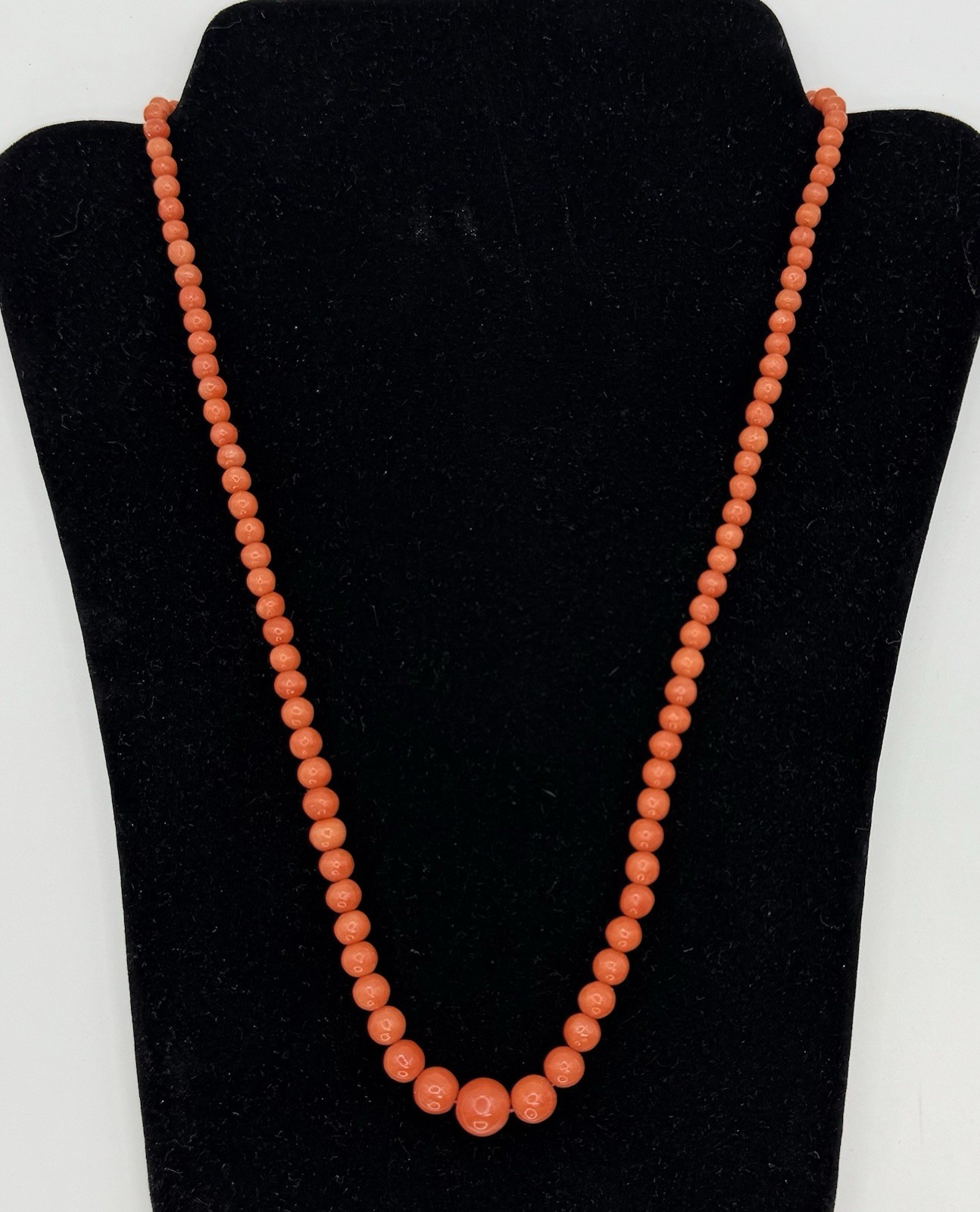 Antique Edwardian Victorian Hand Strung Knot Graduated Coral Bead Necklace 18”