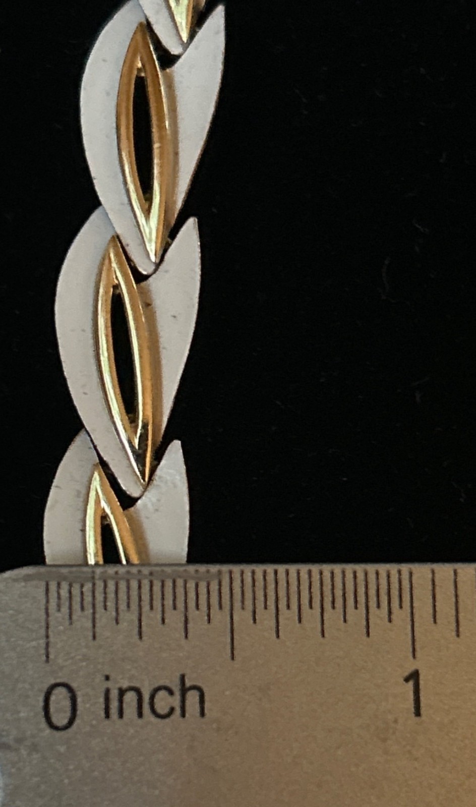 Trifari White Enamel Gold-Tone Adjustable Necklace 15-17” Vintage Leaf Design