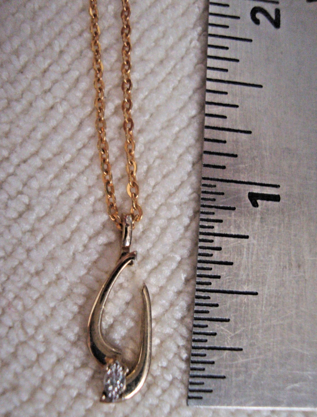Vintage 14K Gold Filled Solitaire Pendant Faux Diamond Signed DEC with 17″ Chain