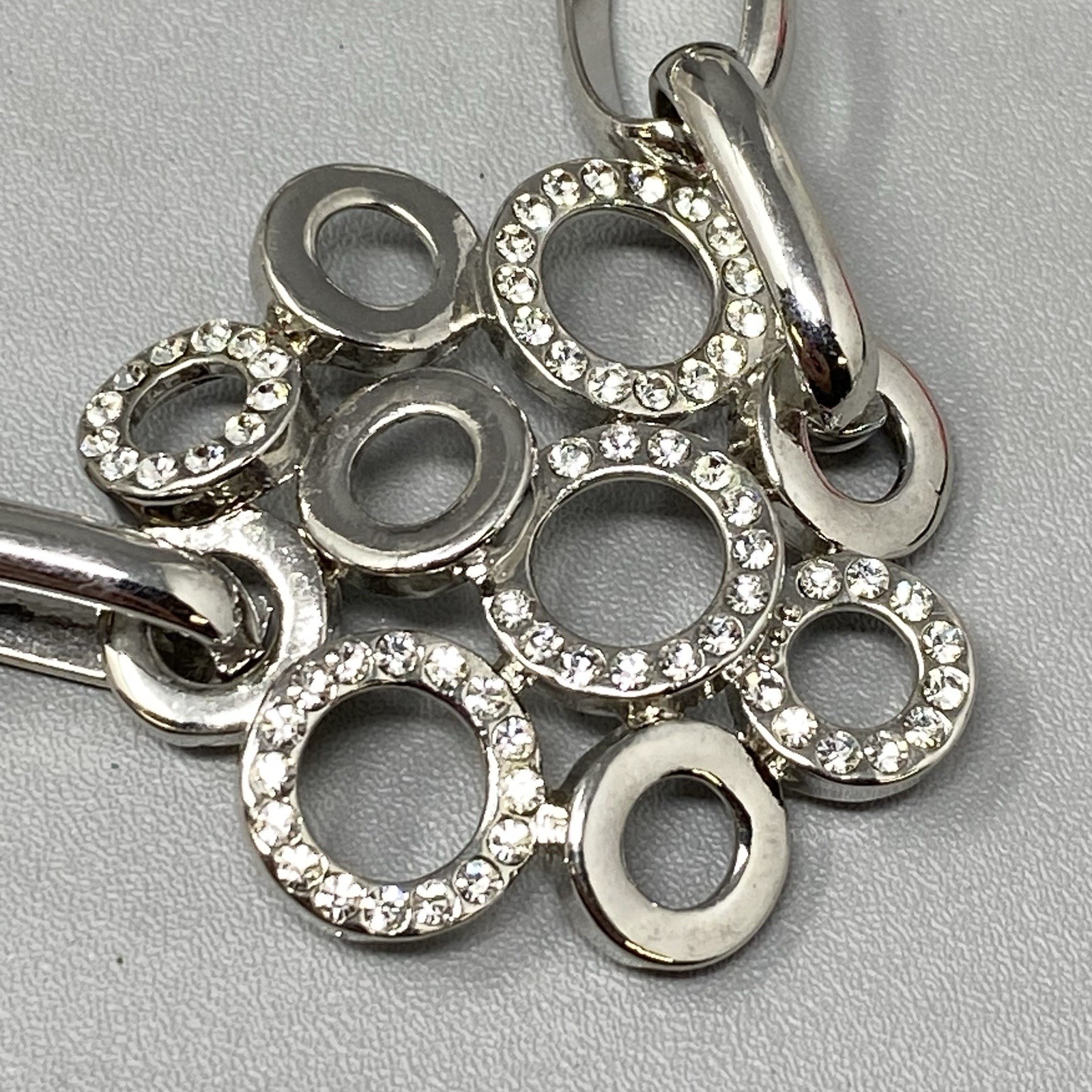 Silver Tone Chain Link Bracelet Cluster Round Open Circles Rhinestones Toggle 7″