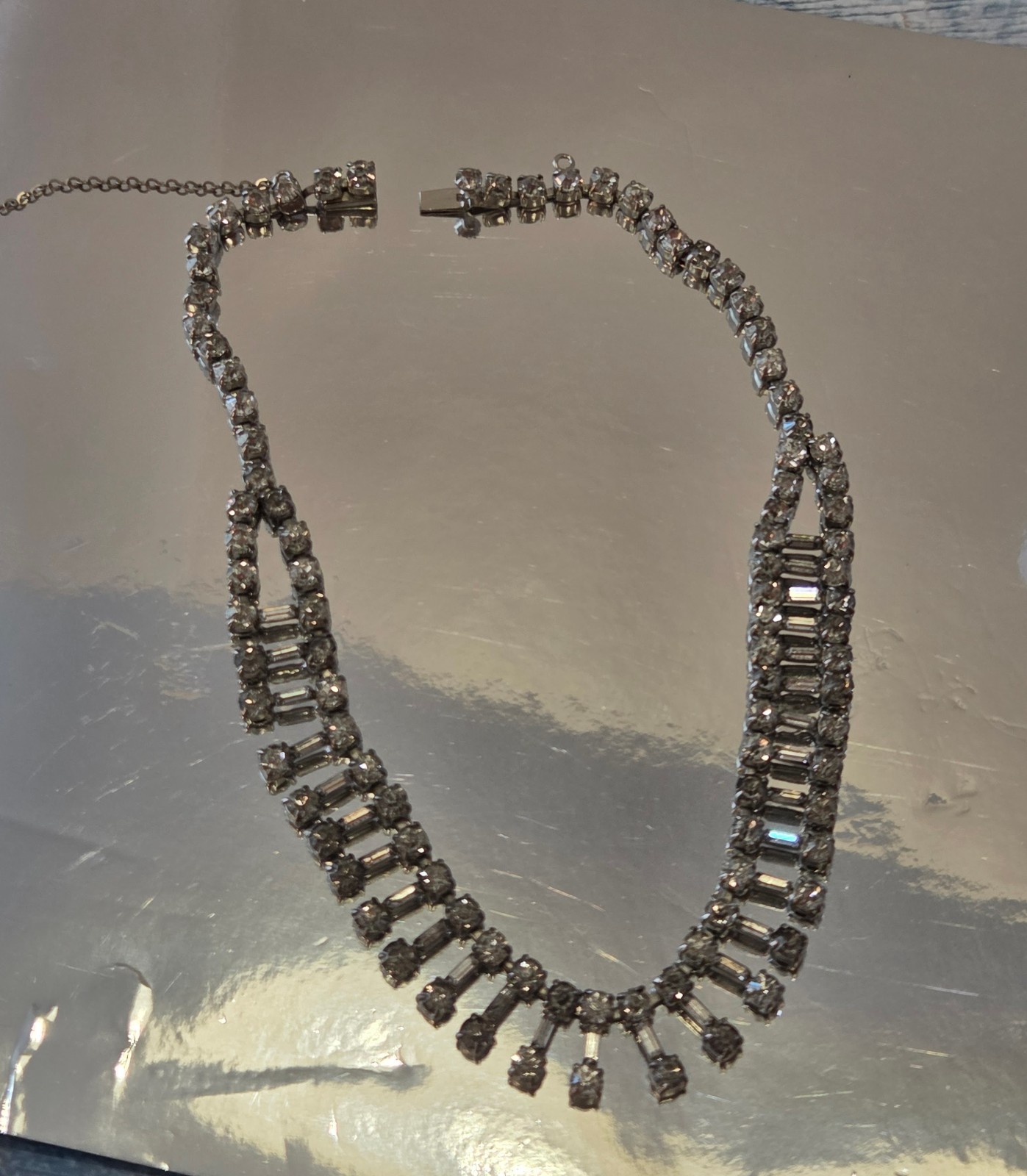 VINTAGE-RETRO STUNNING 1950’s Rhinestone Cocktail Icy Drip Necklace 16 in