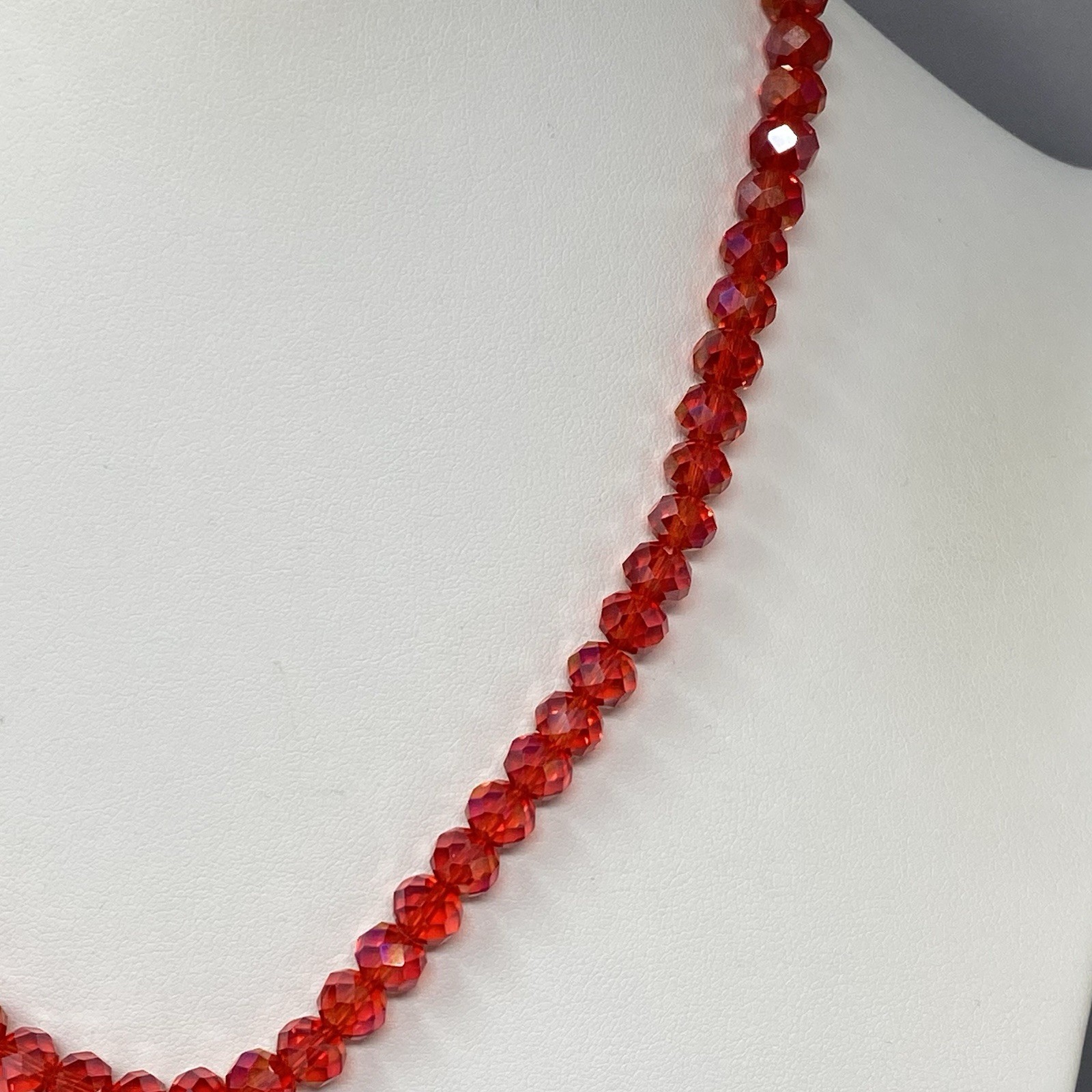 Red Aurora Borealis Glass Bead Necklace Colar Iridescent Shiny Round Faceted 18″