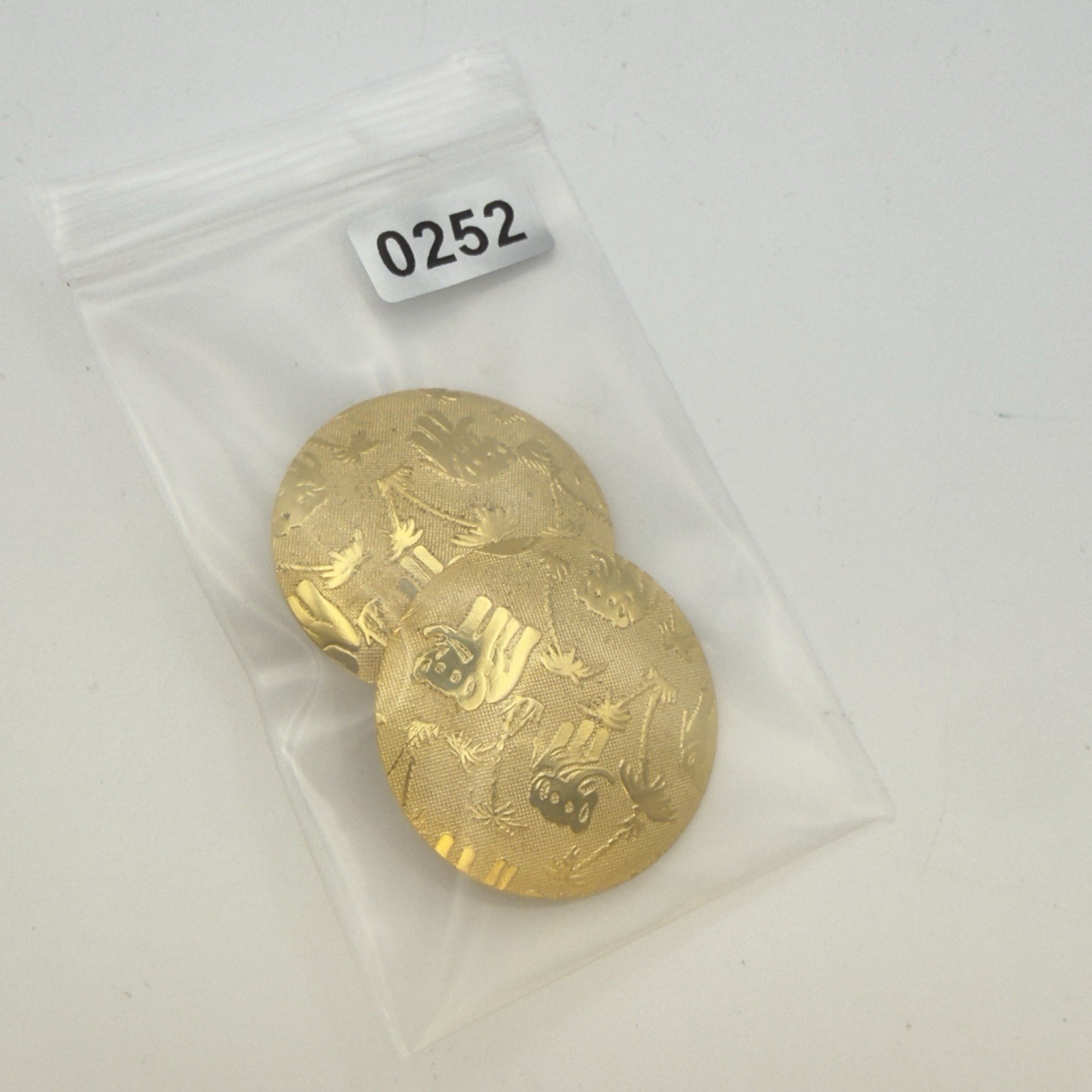 Vintage Gold Tone Elephant Palm Tree Disc Clip On Earrings Safari Bold