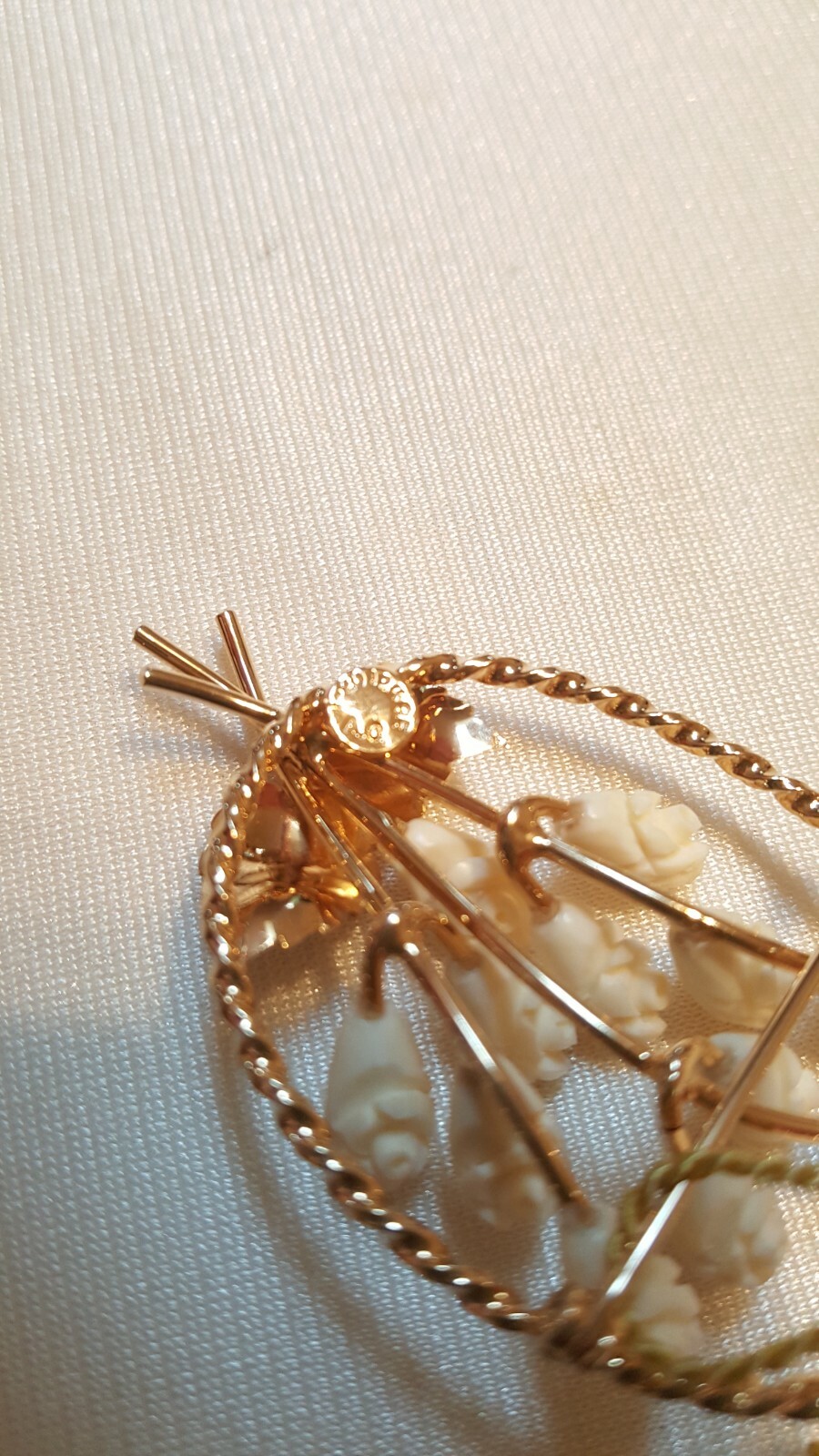 Alice Caviness Dozen Roses Brooch Pin-12KT. Gold Filled-Oval Approx. 2″