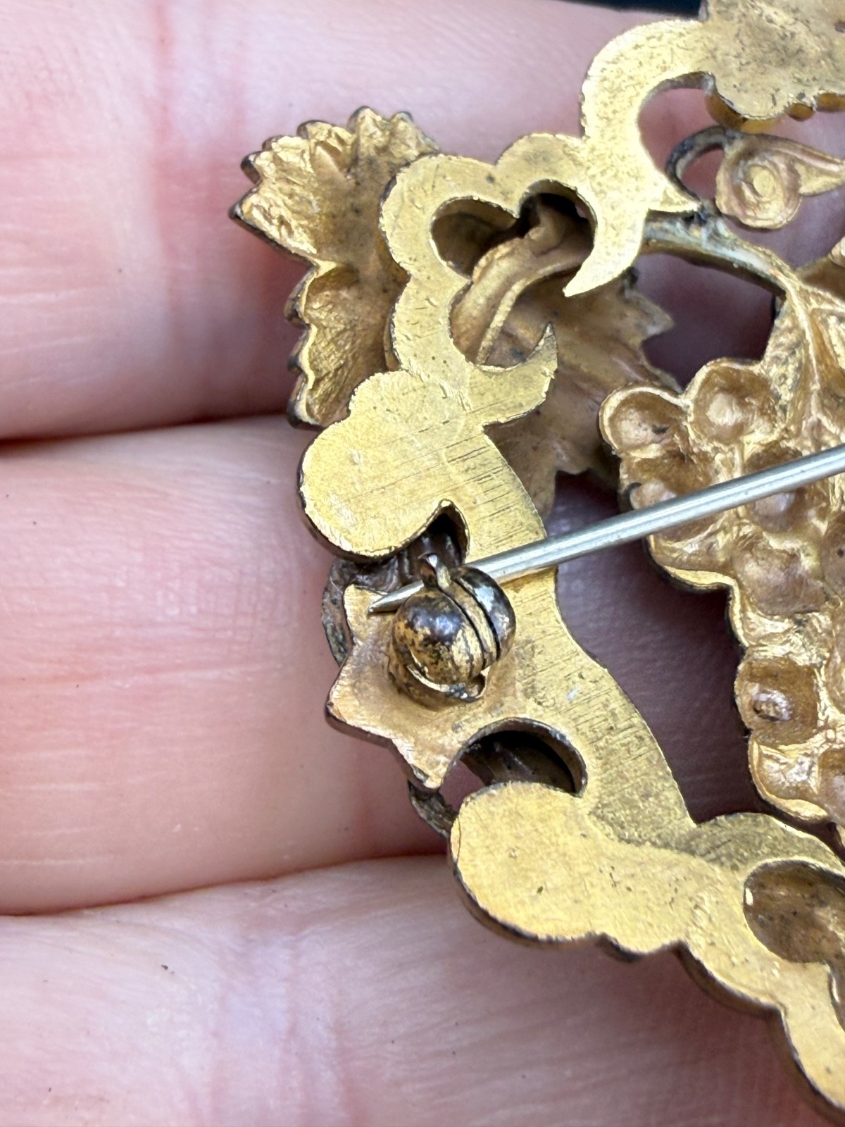 Vintage Brooch Gold Tone Grape Leaf Cluster
