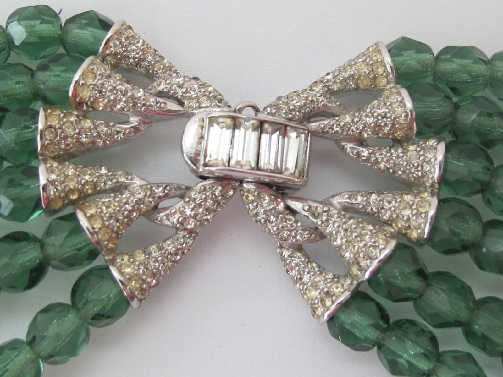 Faceted Green Glass Multi-strand Choker Collar necklace & Rhinestone Clasp C6