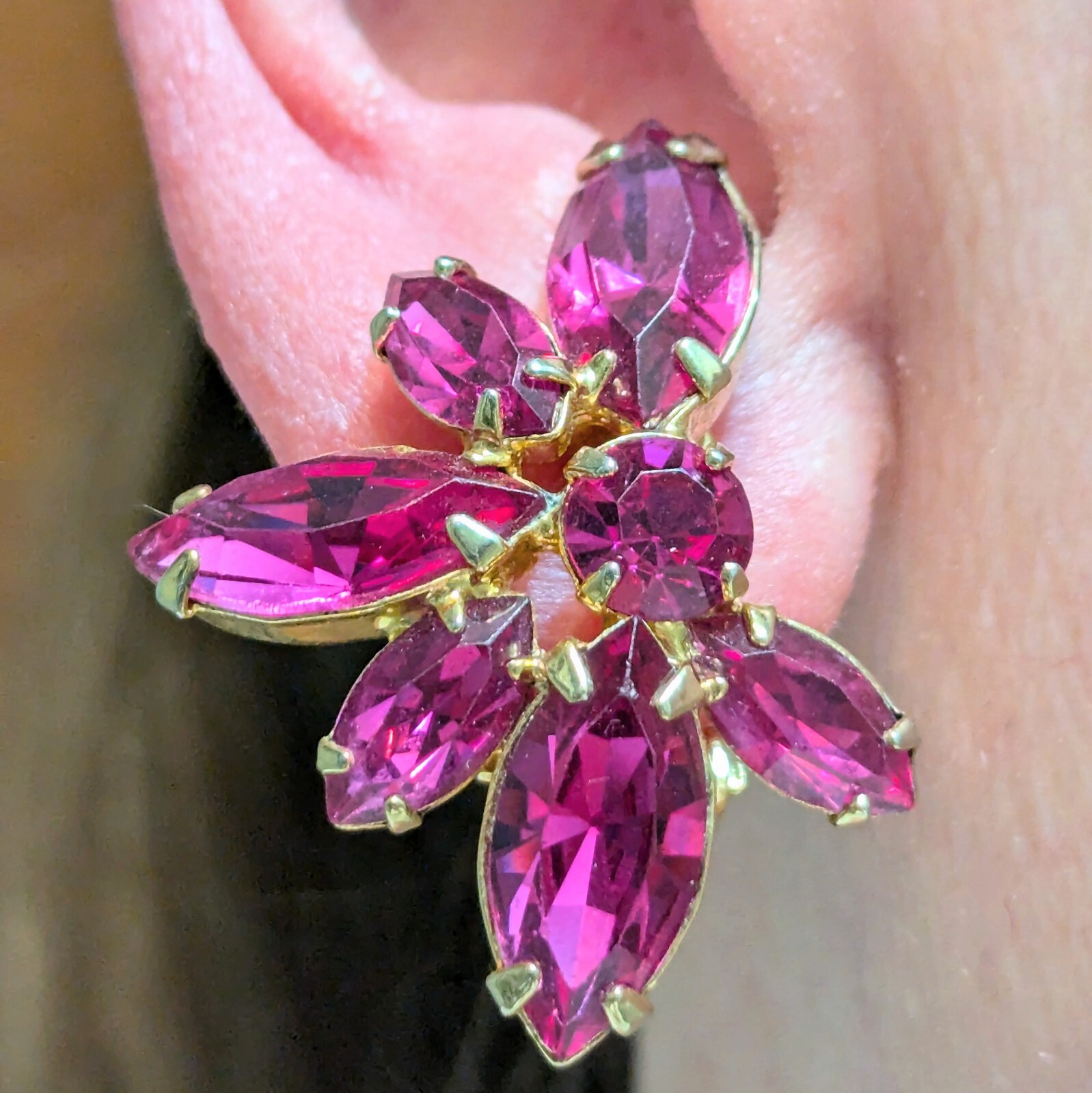 La Roco Hot Pink Clip On Rhinestone Earrings Mid Century Glam Jewelry