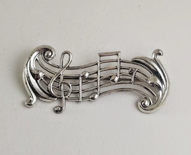 Vintage BEAU Sterling Silver MUSIC MEASURE Musical Notes Brooch Pin – 2″ Wide