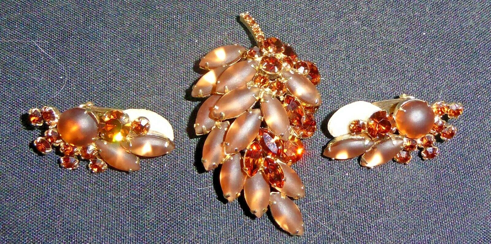 Vintage Bunch of Grapes Brooch & Earrings Clear Brown & Milky Brown Glass Gems