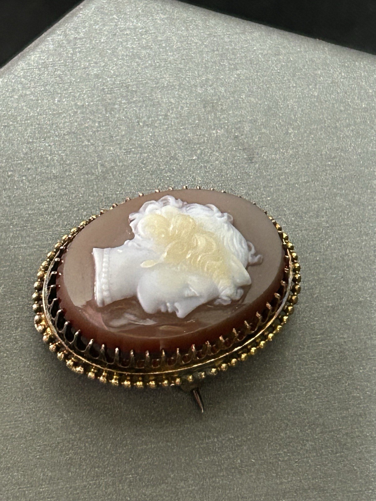 Antique Carved Shell Cameo Brooch Gold Frame Victorian Lady Portrait*