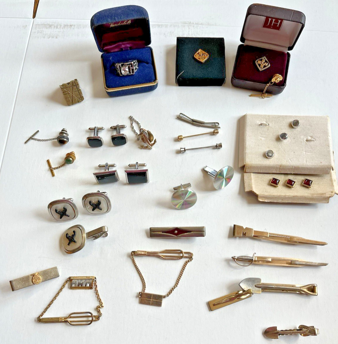Vintage Lot Men’s Jewelry Cuff Links Tie Tacks Clips Ring Jade Tiger Eye Pistols