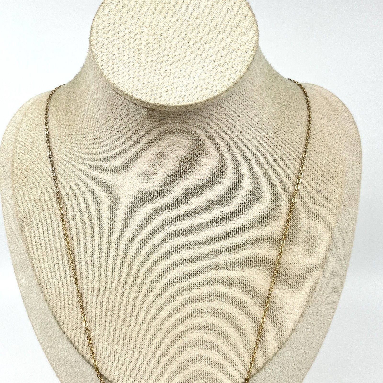 Necklace Vintage Gold Tone Large Letter P Initial Pendant Y2K Style Minimalist