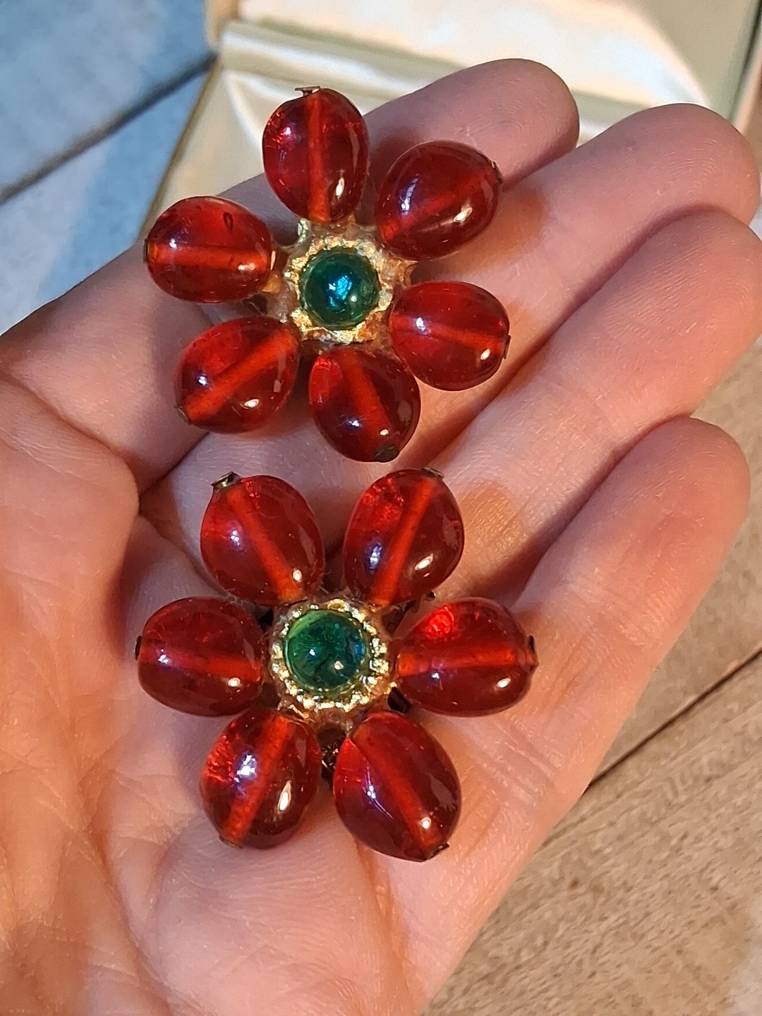 Vintage Red & Green Gripoix Glass Gold Flower Clip-On Earrings Stunning!