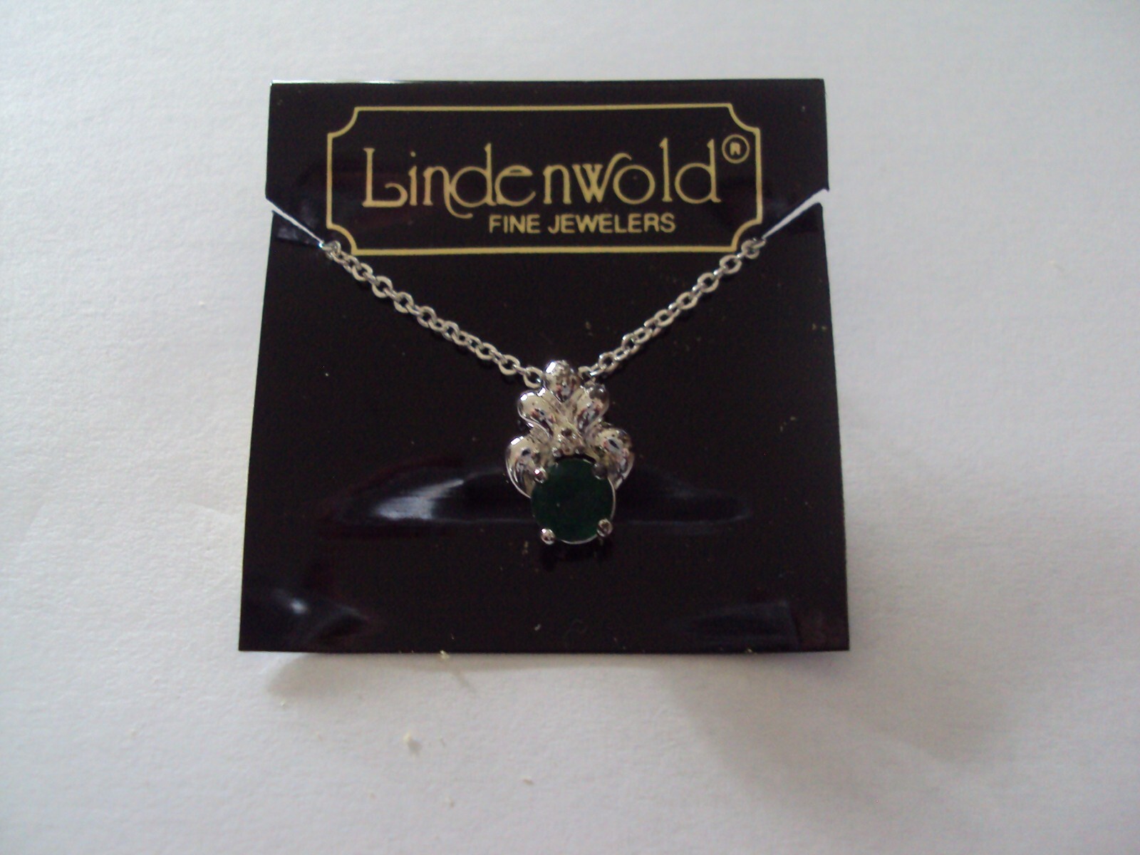 New Vintage Lindenwold Fine Jewelers Green Crystal Necklace/Pendant