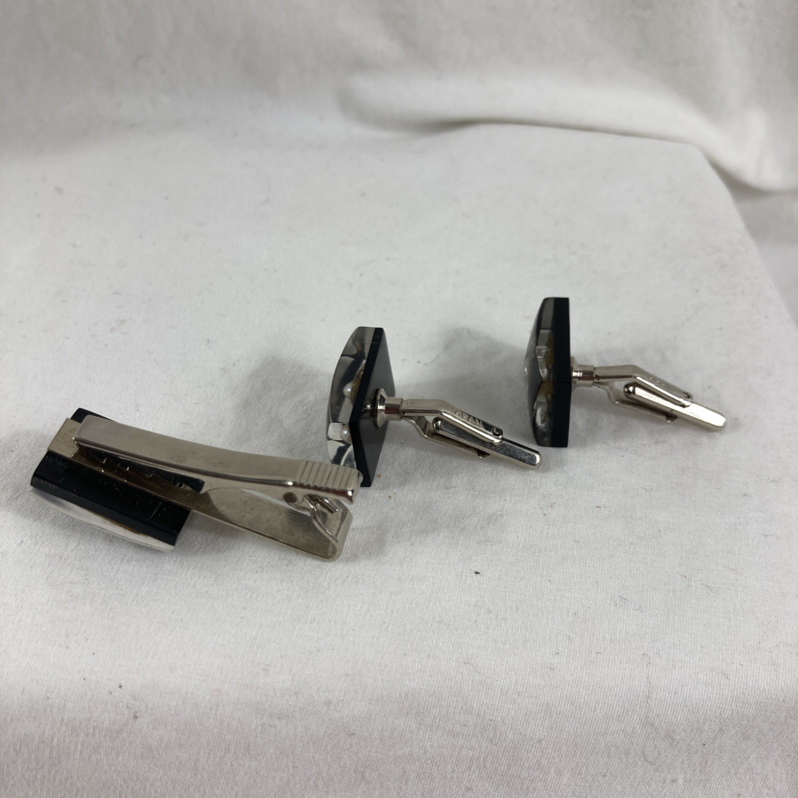 VTG Tie Clip Cuff Links Set Oyster Shell Pearl Inlay Black Resin Rectangle Japan
