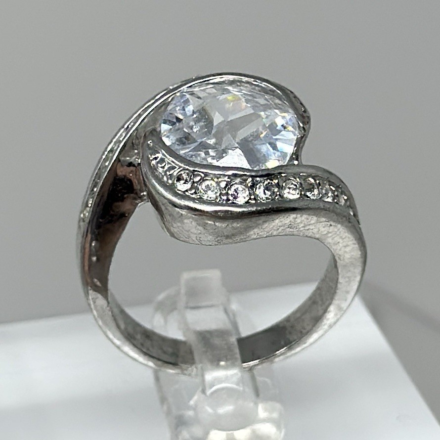 Vintage Silver Tone Cushion Cut Crystal Tension Setting Cocktail Ring Size 7
