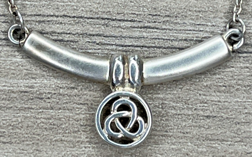 Signed KH Kit Heath Vintage Sterling 925 Irish Celtic Knot Dangle Bar Necklace