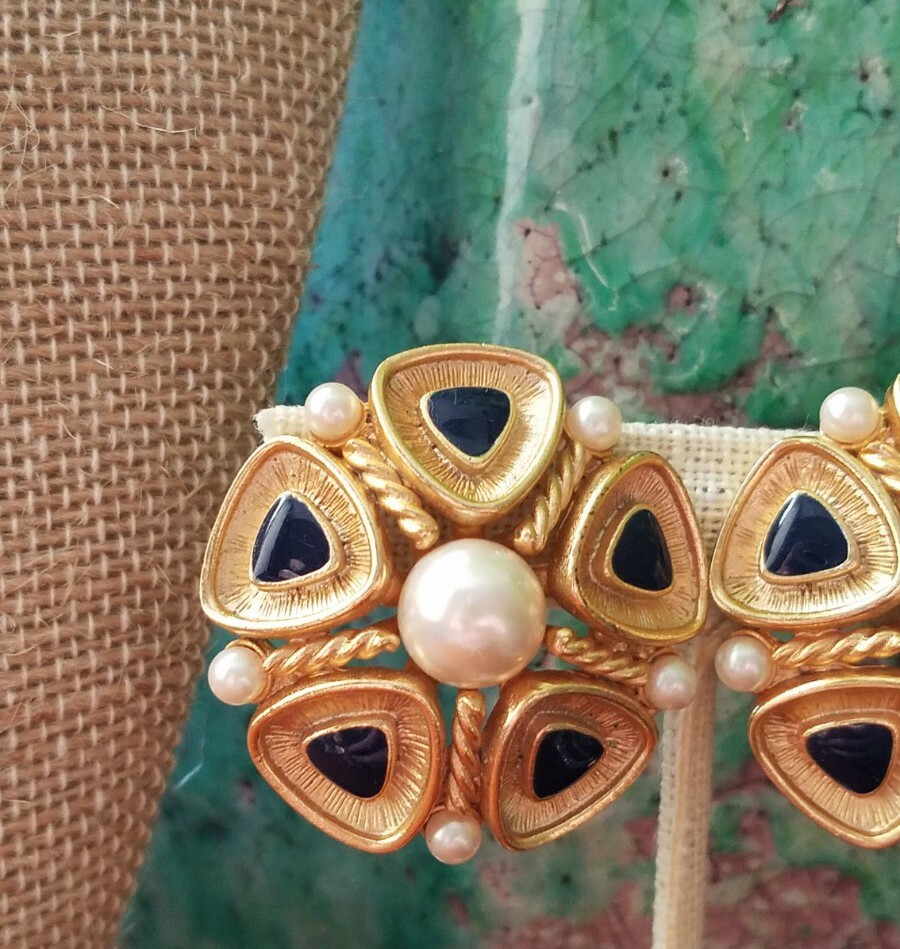 Orena Paris Signed French Vintage Floral Faux Pearl Blue Enamel Clip On Earrings