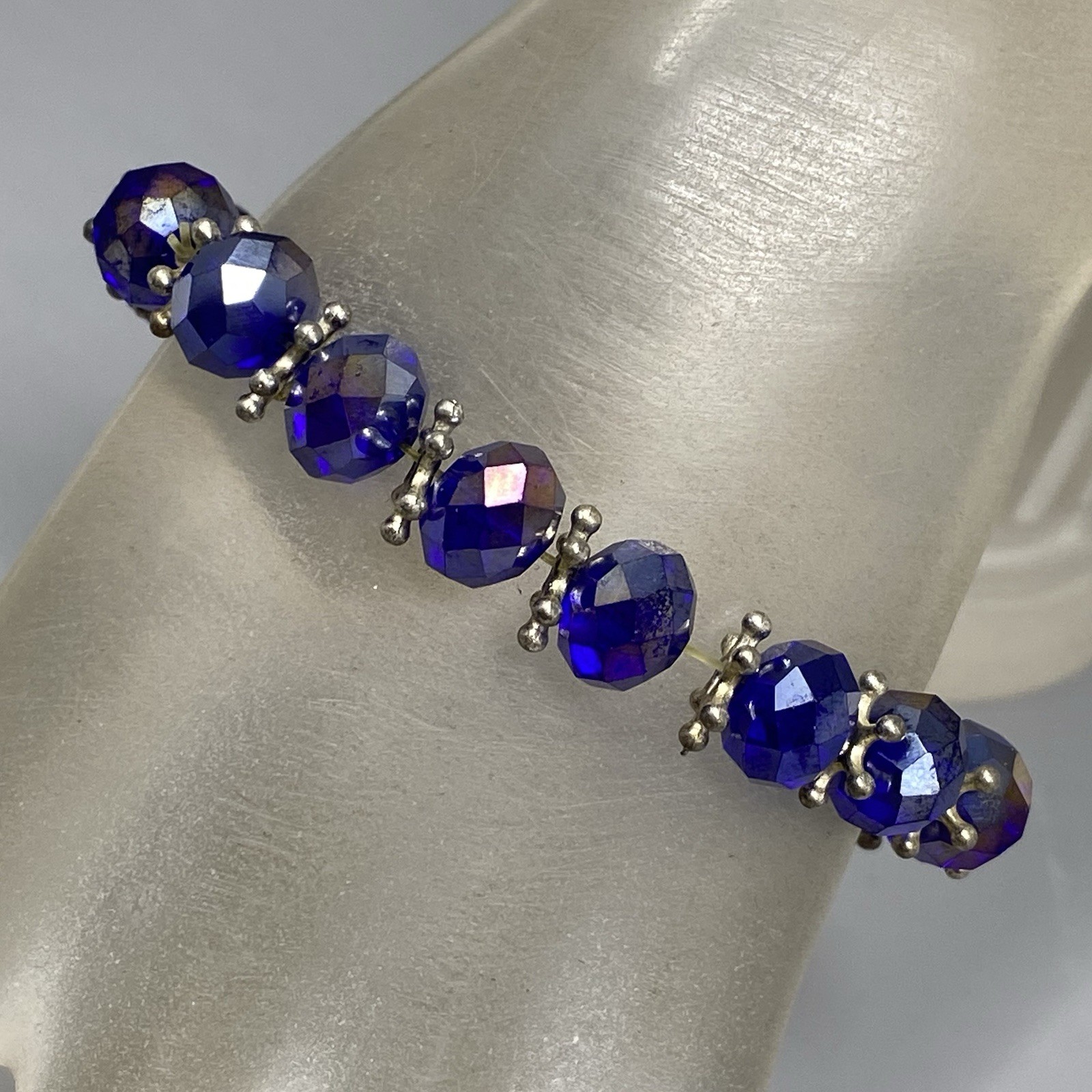 Purple Glass Beaded Bracelet Stretch Iridescent Surface Coated Faceted 6.75″