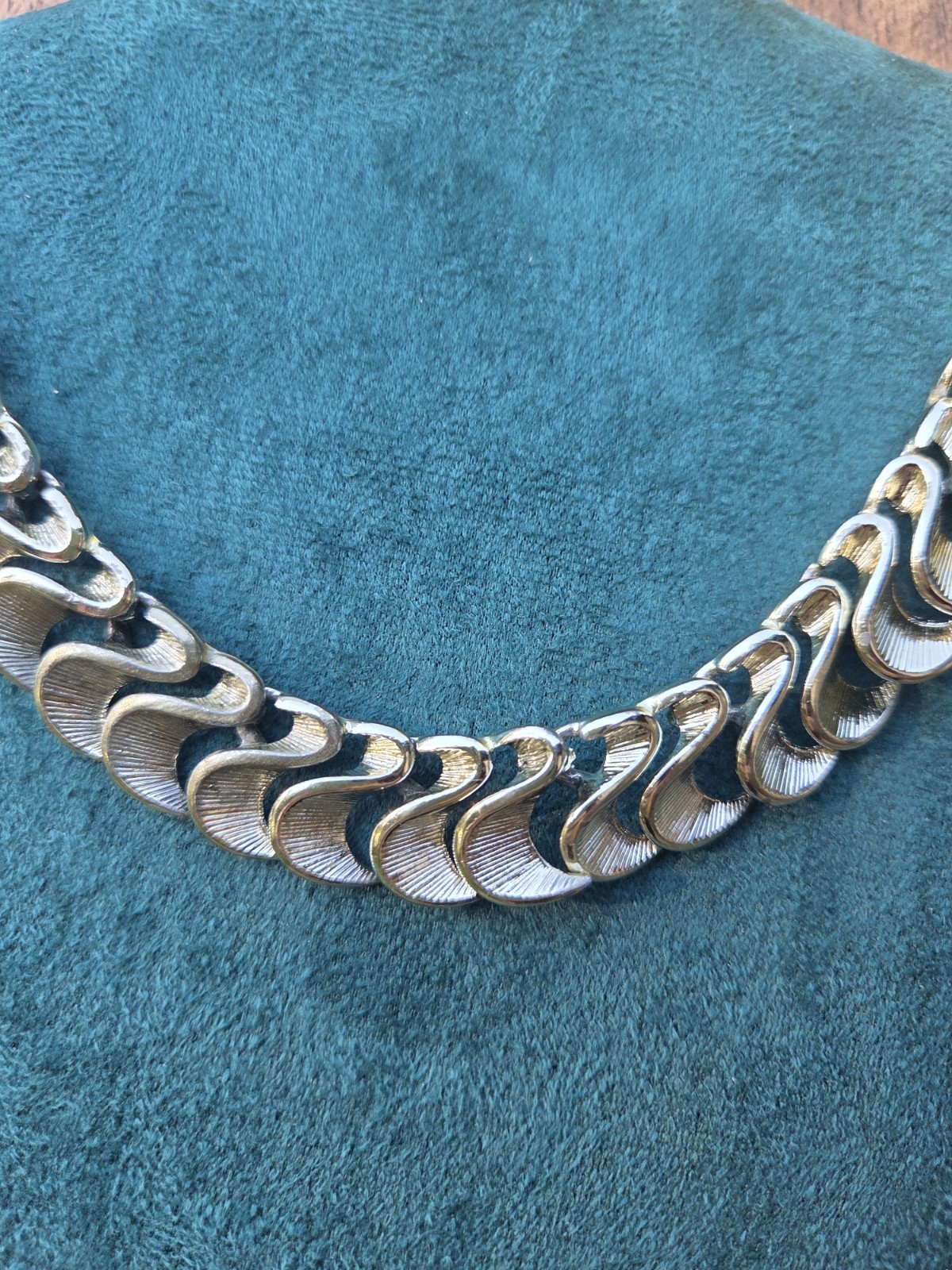 Vintage Gold Tone Collar Necklace Shepherds Hook Clasp