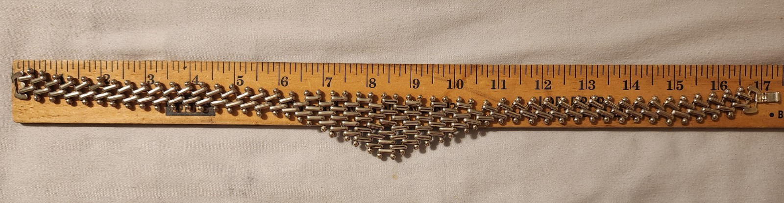 Brickwork Art Vintage 1980’s Silver Toned Bib Choker Expanding Mesh Necklace