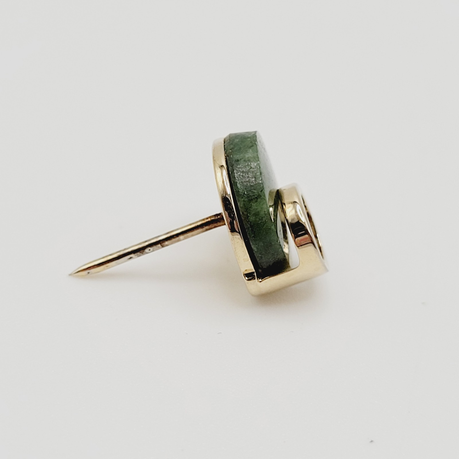 Modernist Style Dark Green Jadeite Stone Disc Open Circle Gold Tone Tie Tack Pin