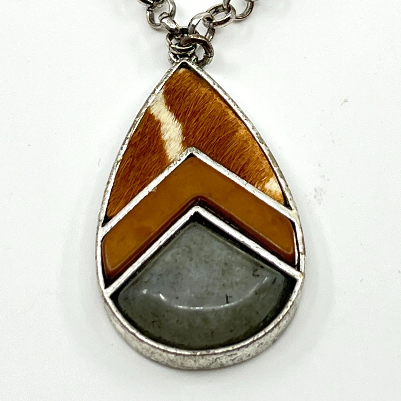 VTG Shyanne Southwest Boho Silver Tone Multi-Layer Mixed Stone Faux Fur Necklace