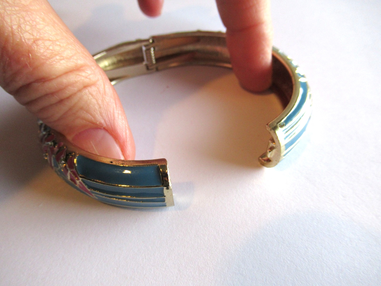 Vintage 1980’s Sequin signed Pink Blue enamel bangle bracelet