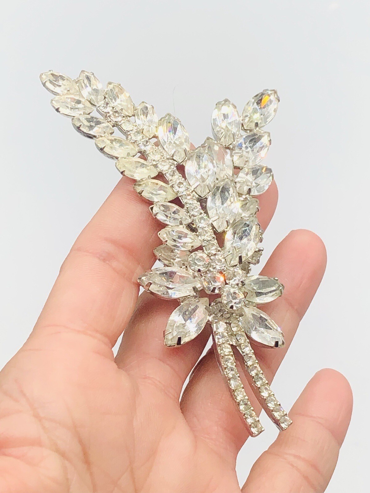 Vtg Unmarked JULIANA Clear Glass Rhinestone Double 2 Leaf Flower Big Brooch Pin
