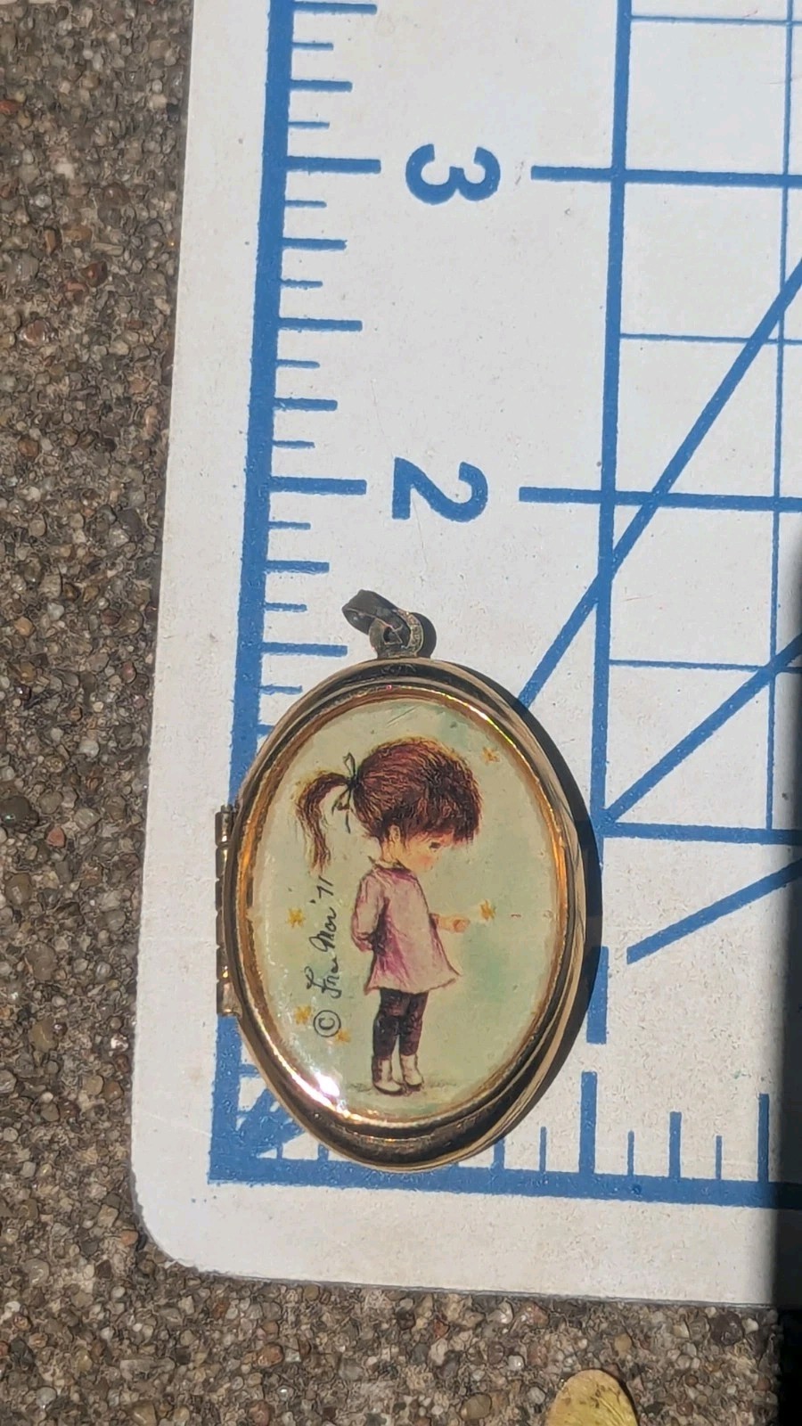 VINTAGE 1971 Fran Moore Moppetts Locket Necklace Gold Tone