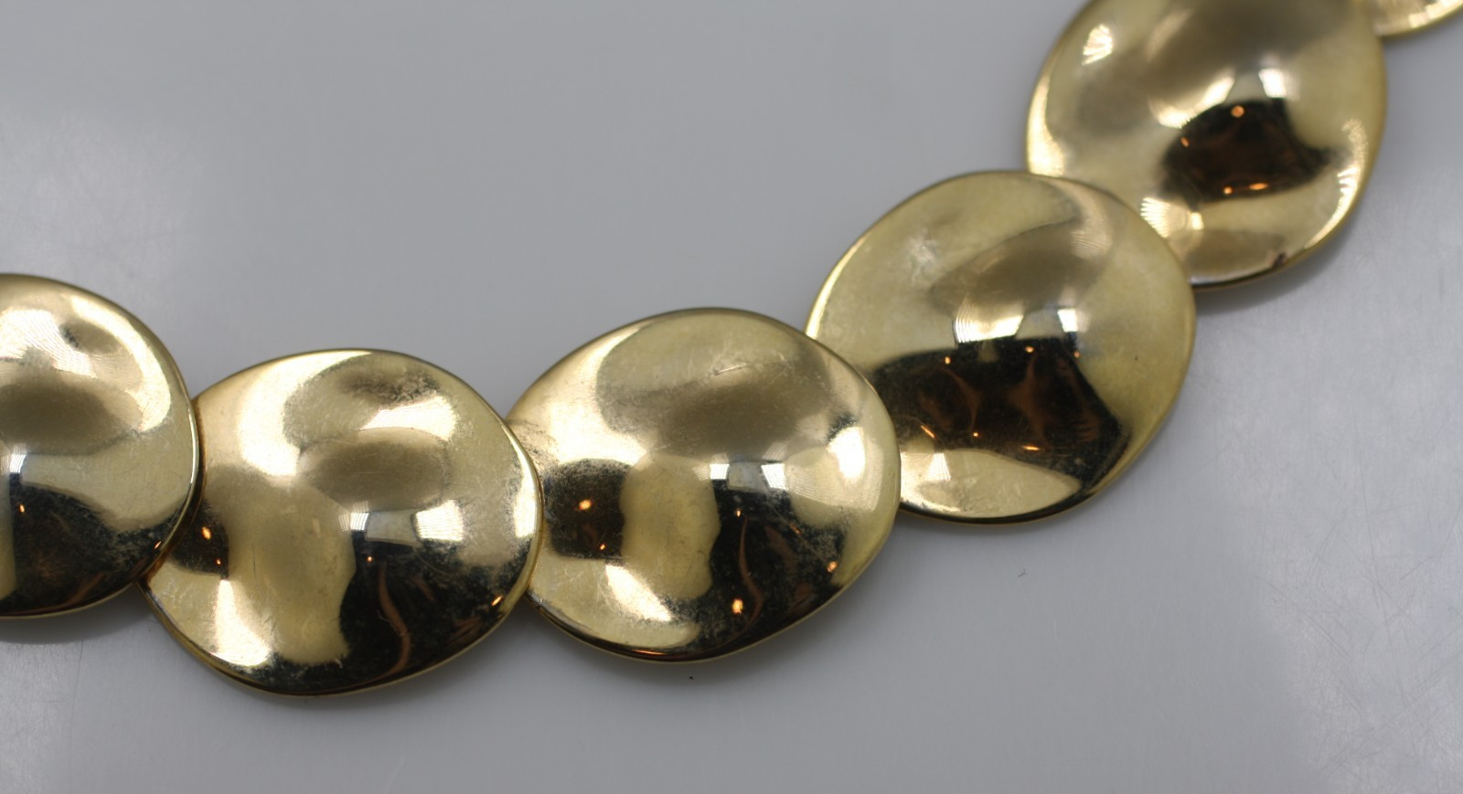 Vintage 80’s gold tone circle disks chain links collar choker necklace 16″