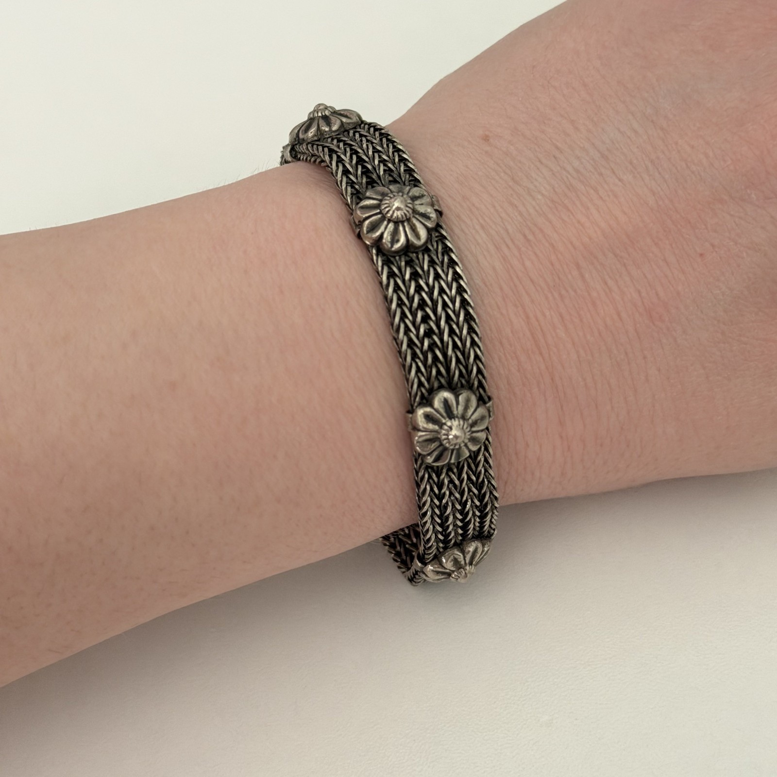 Vintage Cannetille Flower Silver Tone Chain Link Ladies Bracelet