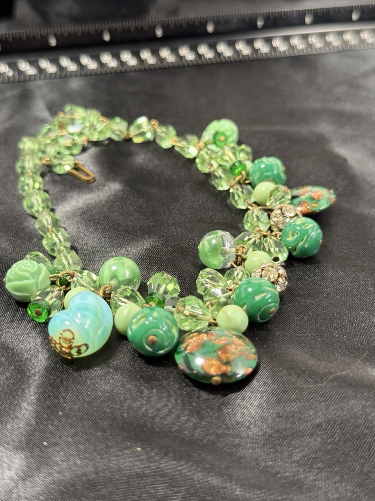 Stunning Vintage Green Bauble Faceted Czech Glass Necklace 16”