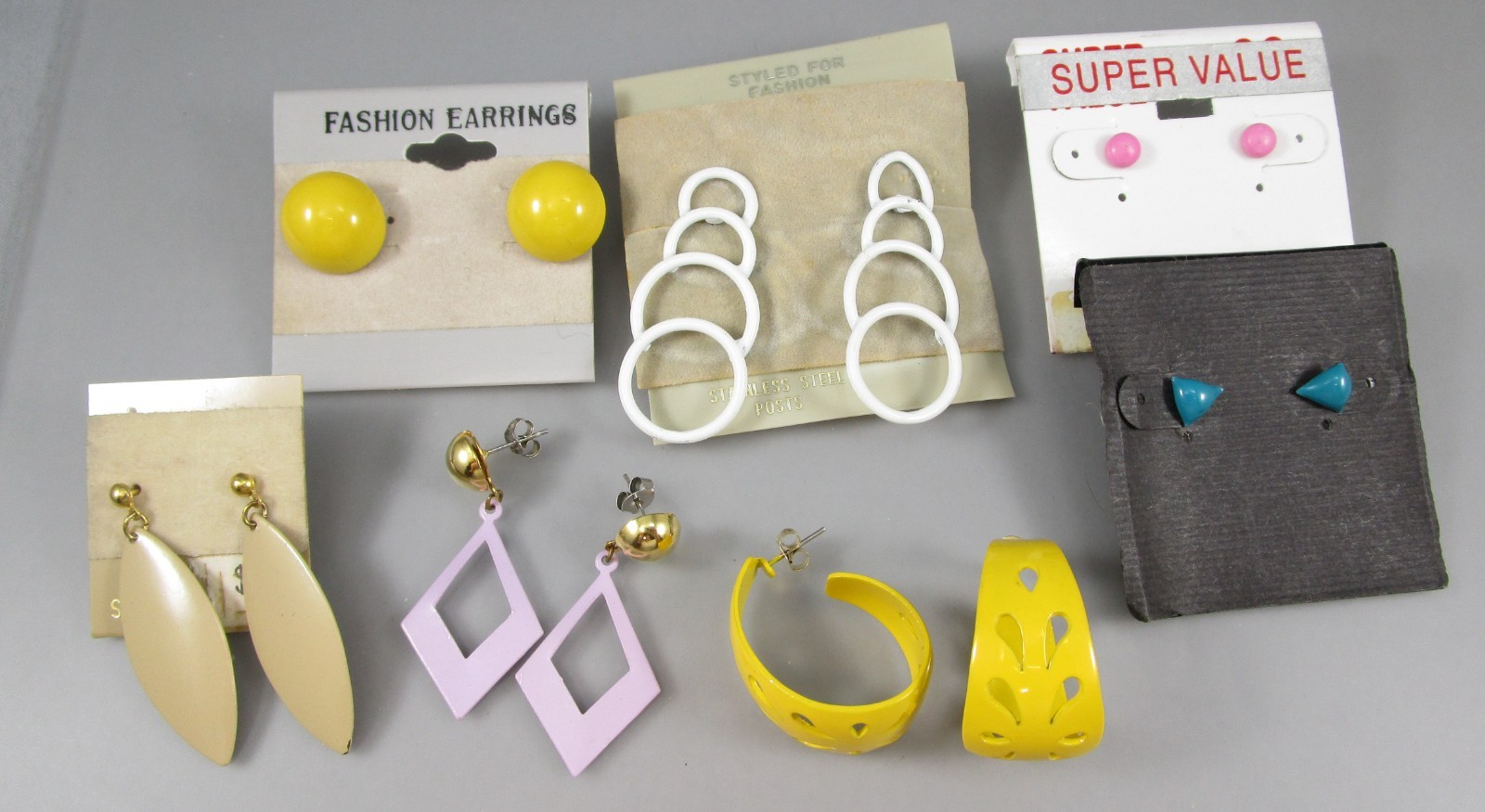 Vtg Mod Retro Varying Colors & Multi Styles LOT of 7 Post Pierced Earrings 151W