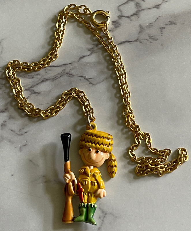 JJ Jonette Gold Tone Enamel Story Book Daniel Boon Necklace R-26