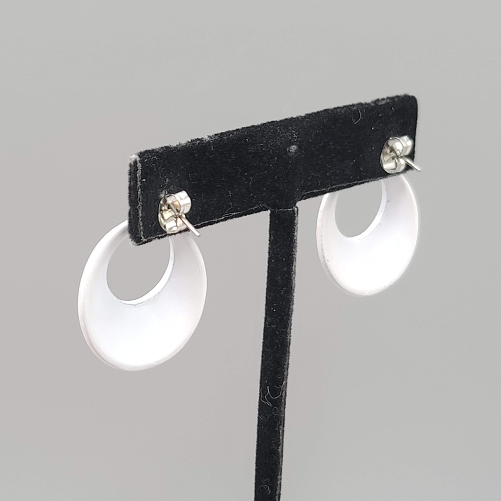 Vintage Green White Enamel Door KNocker Pierced Earrings Drop 1.25″