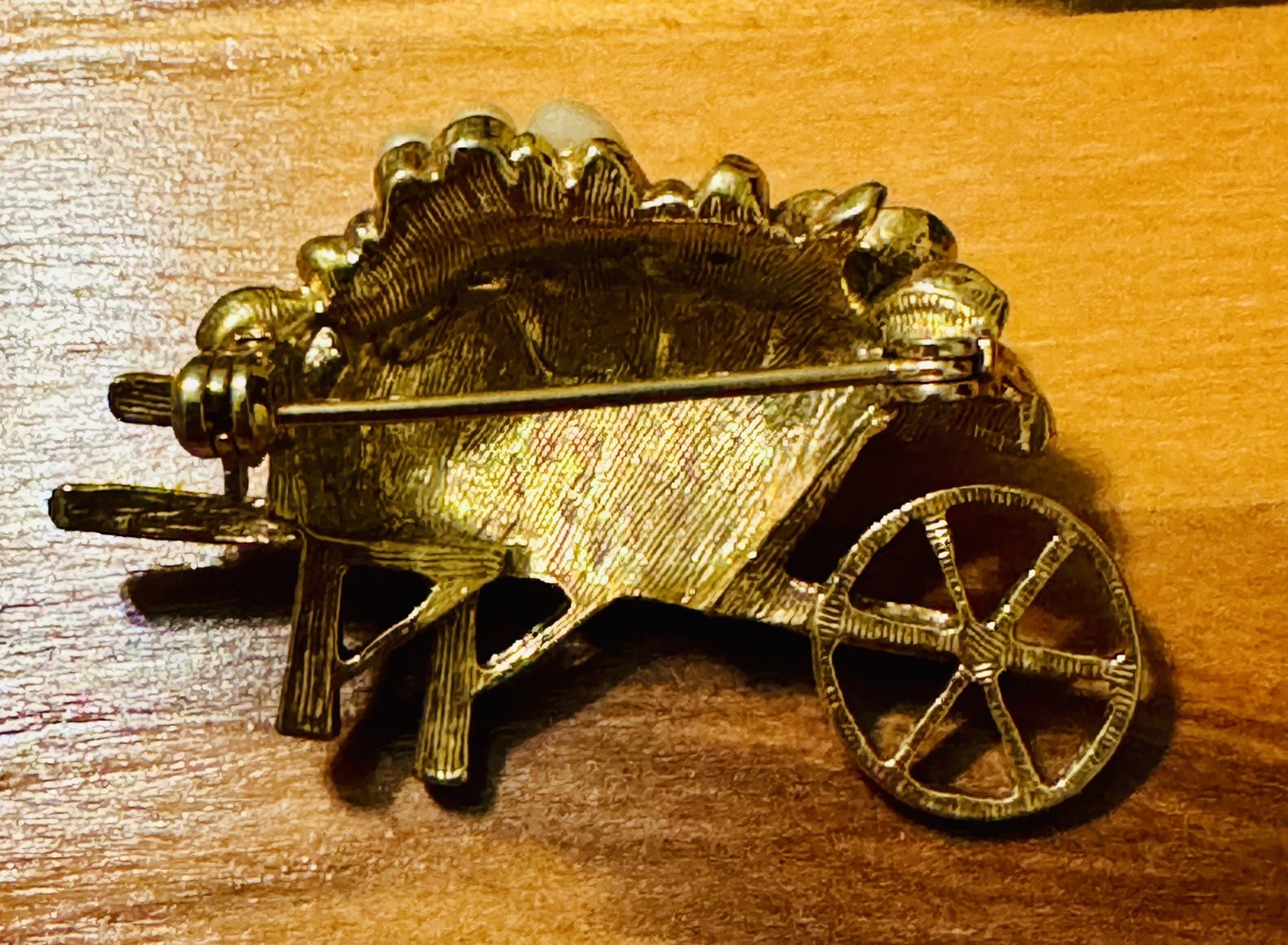 Vintage/Faux Pearl Rose Wheelbarrow Brooch Pin/Gold Tone/Free Shipping