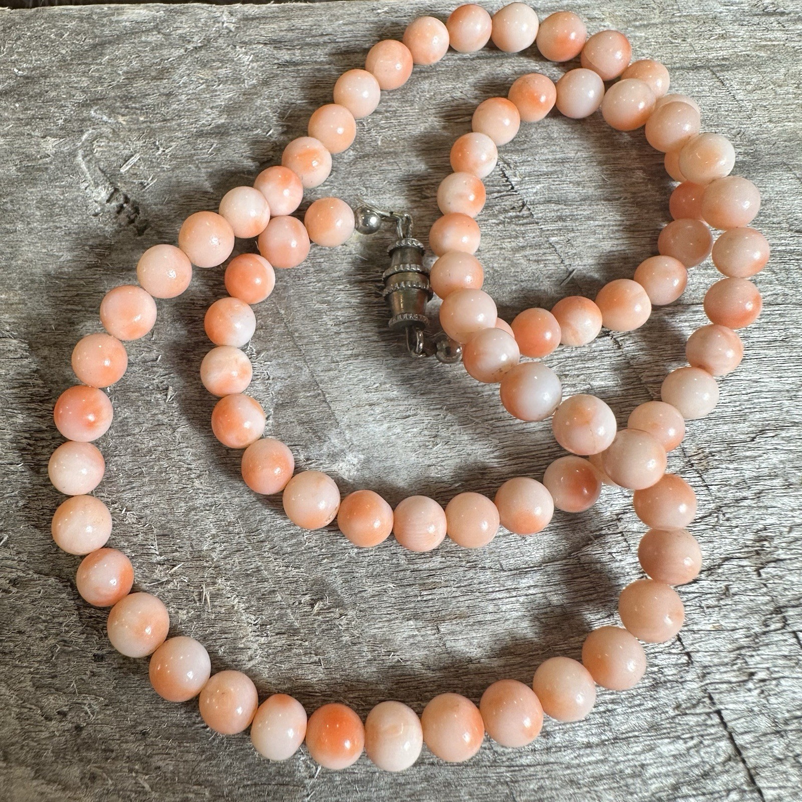 Vintage Angel Skin Salmon Coral Beaded Necklace 5mm 18gr 17”￼