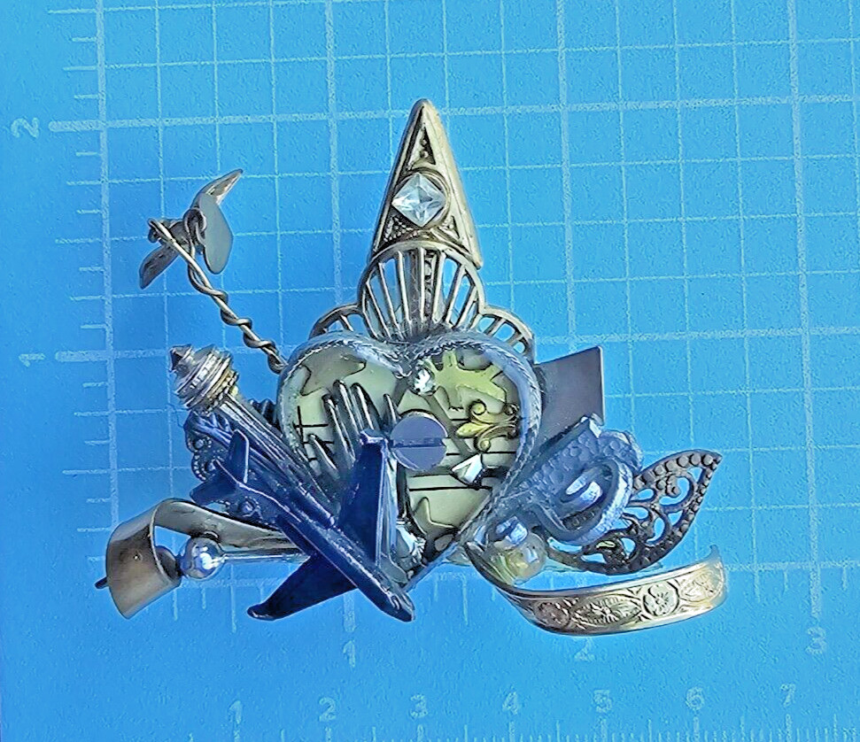 VTG Maximal Art – John Wind – Travel Plane Heart Hand Bird Dangle Brooch Pin