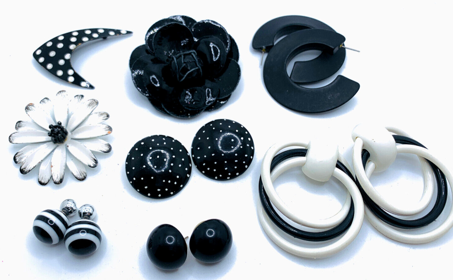 Lot 8 Dramatic 1960s-1980s Plastic Resin Metal Black & White Earrings & Brooches