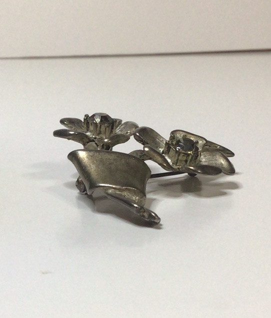 Pewter Flower With Clear Rhinestone Brooch Pin 2 Inches Long Vtg