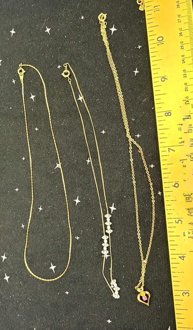 VTG Gold Tone Necklaces Lot Of 3 Sz 14-17″ 1-Heart Pendant 1-Clear & White Beads